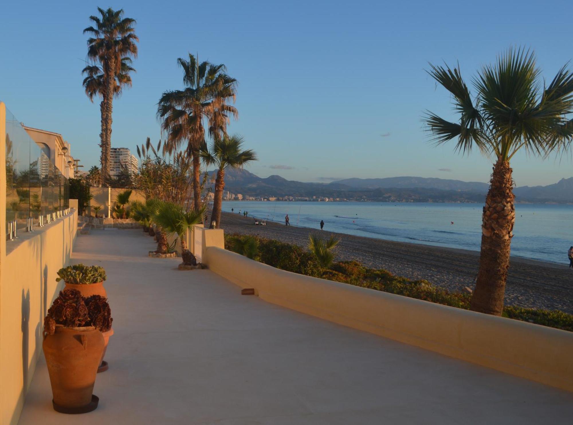 Excepcional Apartamento Loft A Pie De Playa En Chalet Roquetes อาลิกันเต ภายนอก รูปภาพ